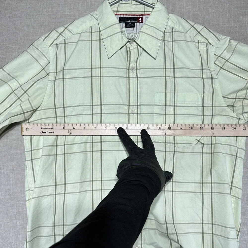 Quiksilver Men’s Shirt Small Button Up Green Short Sleeve Plaid Party - Picture 7 of 13